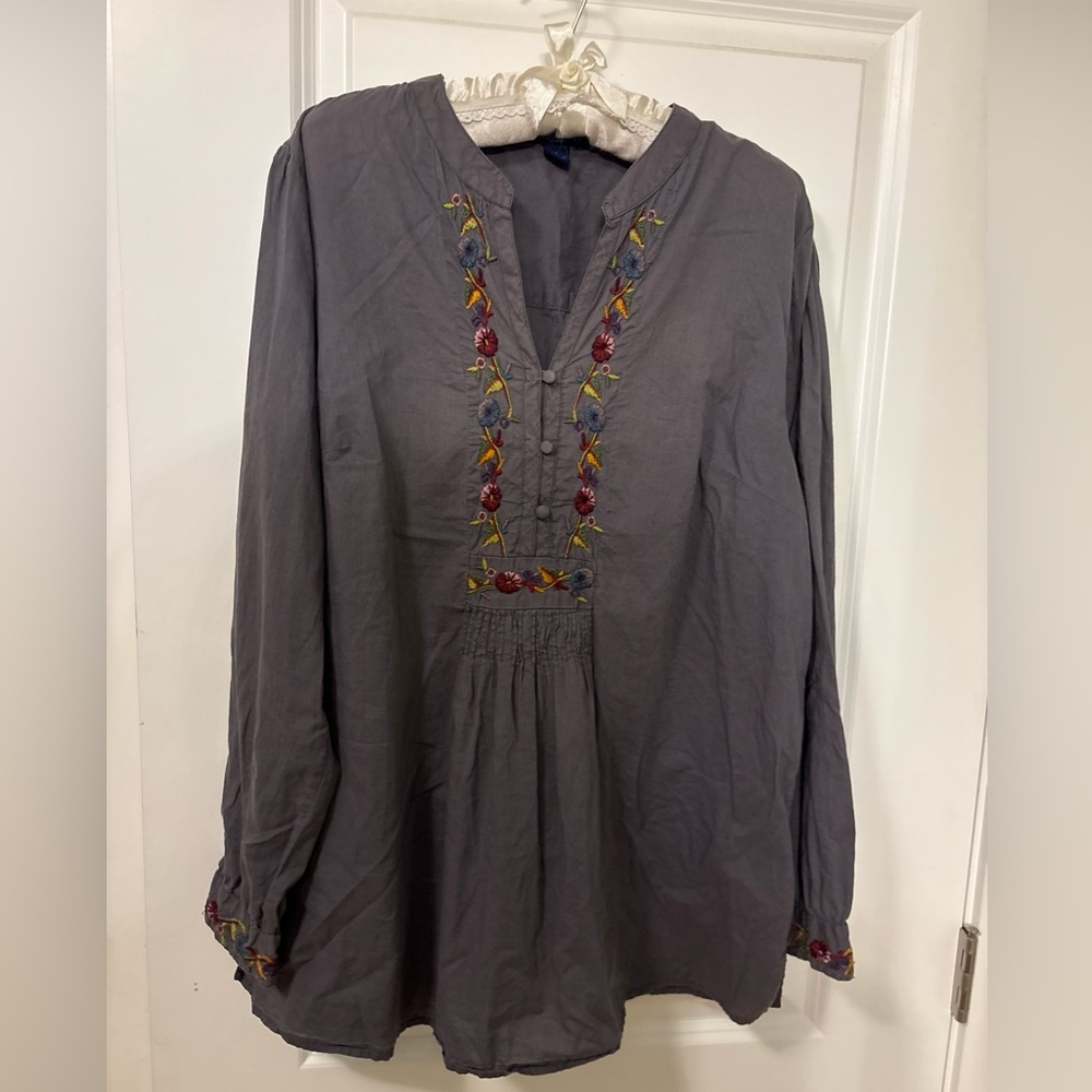 Bandolino Gray Cotton Blend Top -Embroidered Flowers- Long Sleeves-Boho-Large